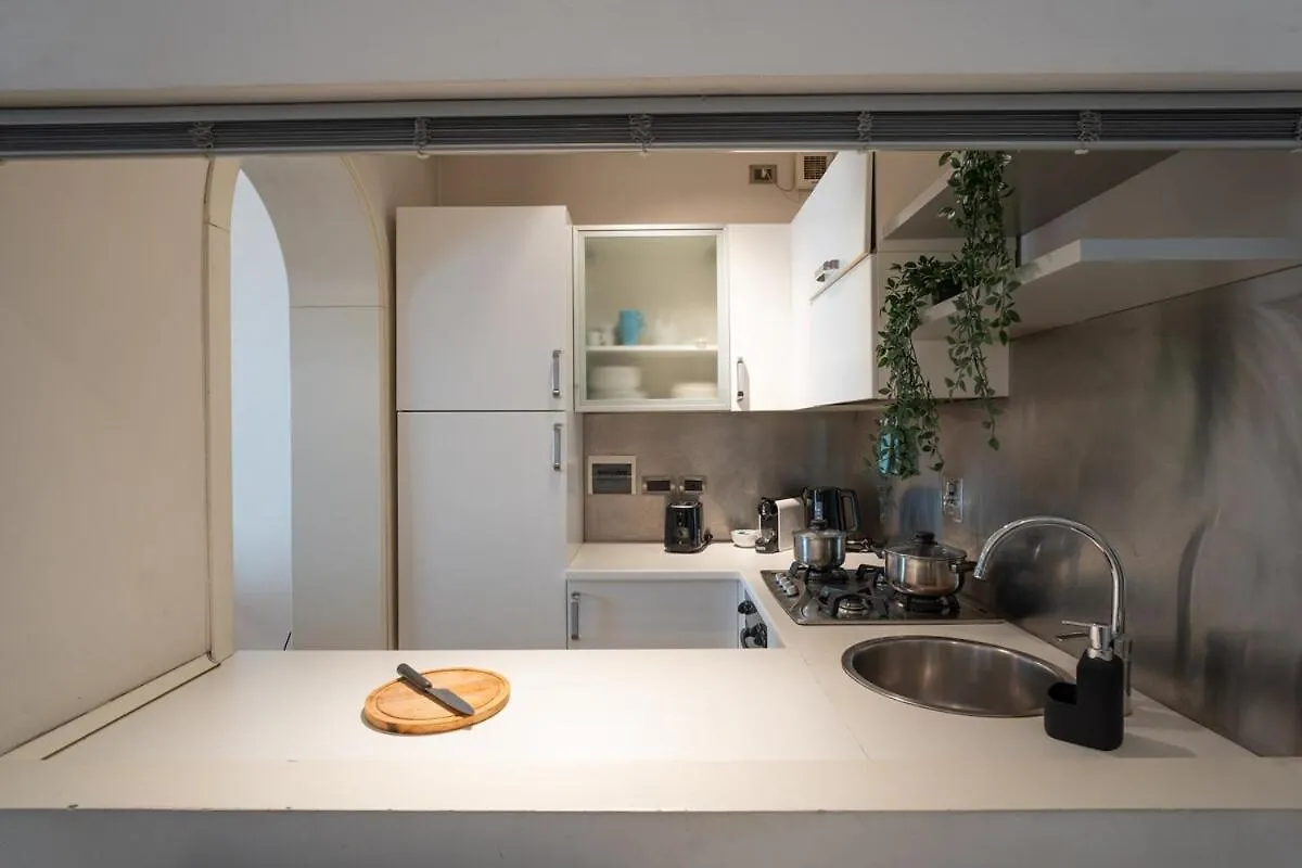2 Minutes From The Station Charming Apartment Florence Italy