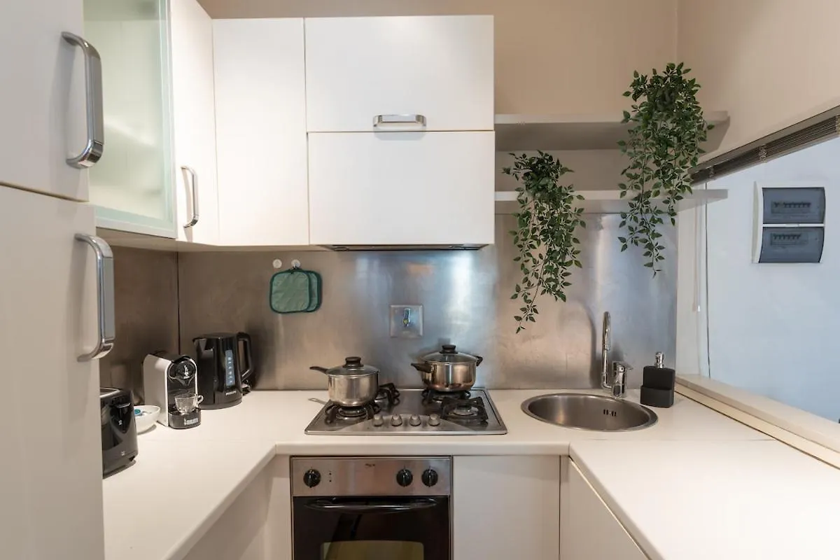 2 Minutes From The Station Charming Apartment Florence