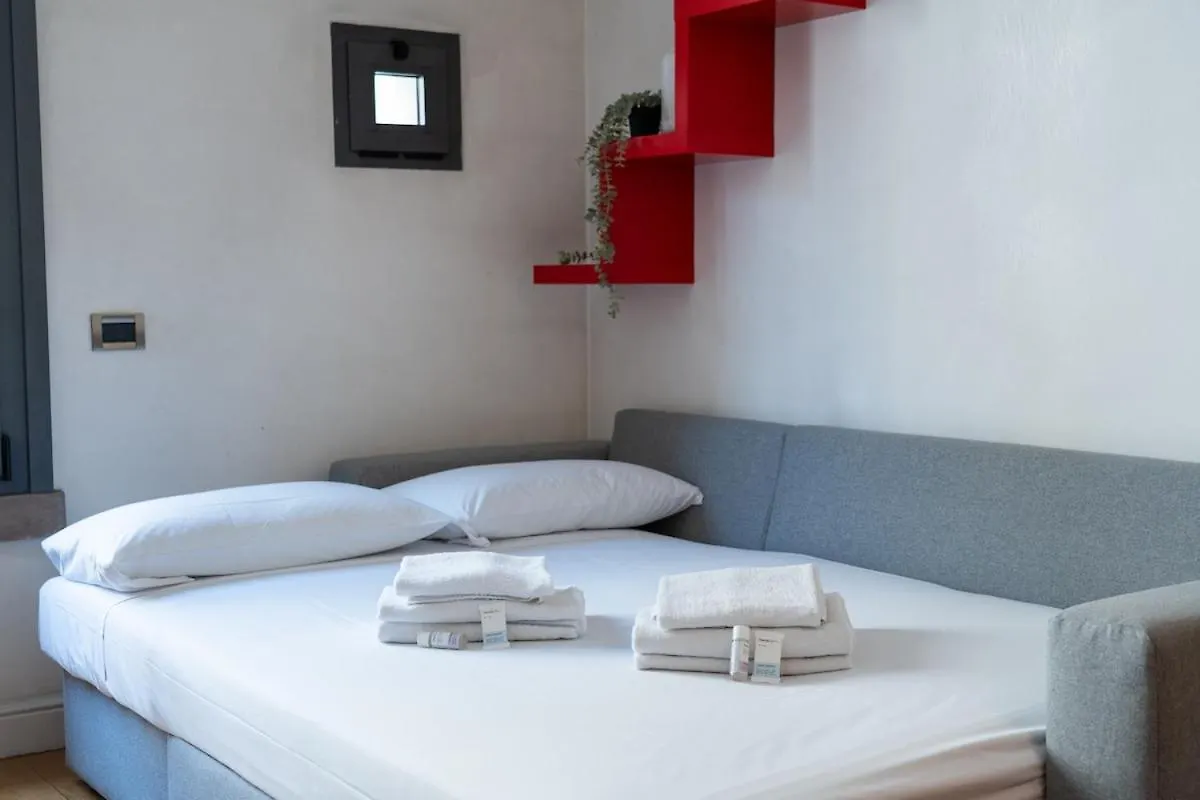 2 Minutes From The Station Charming Apartment Florence 0*,