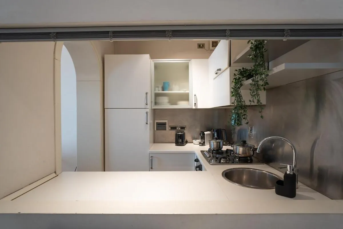 2 Minutes From The Station Charming Apartment Florence