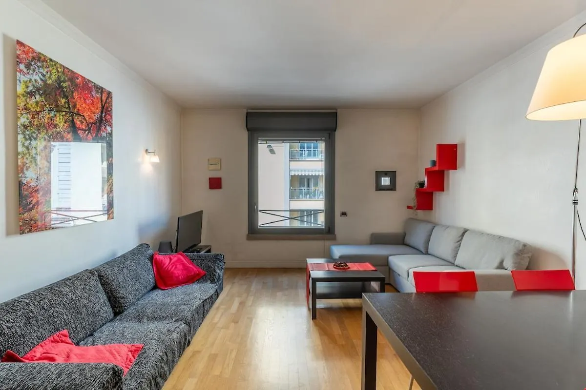 2 Minutes From The Station Charming Apartment Florence
