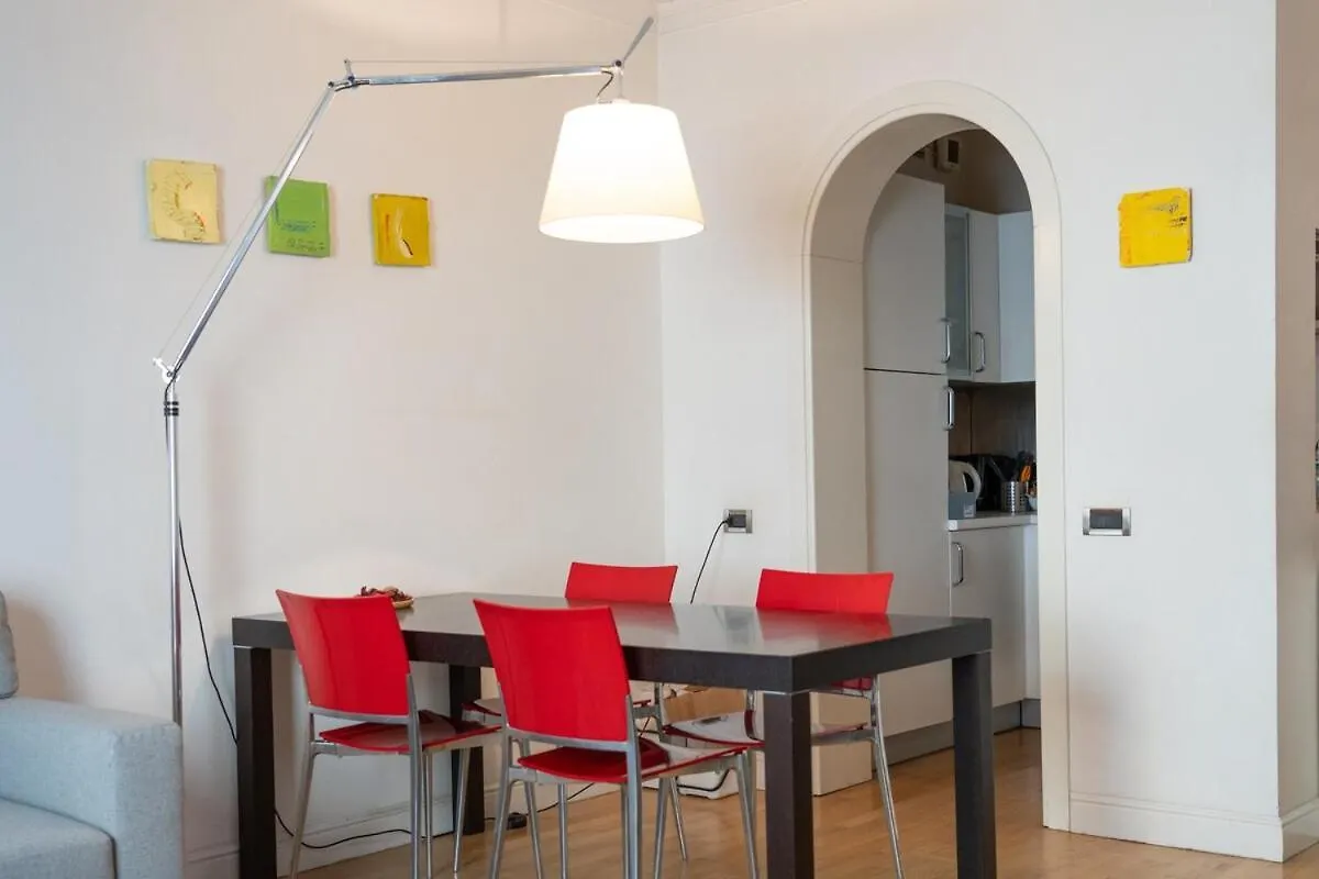 2 Minutes From The Station Charming Apartment Firenze Olaszország